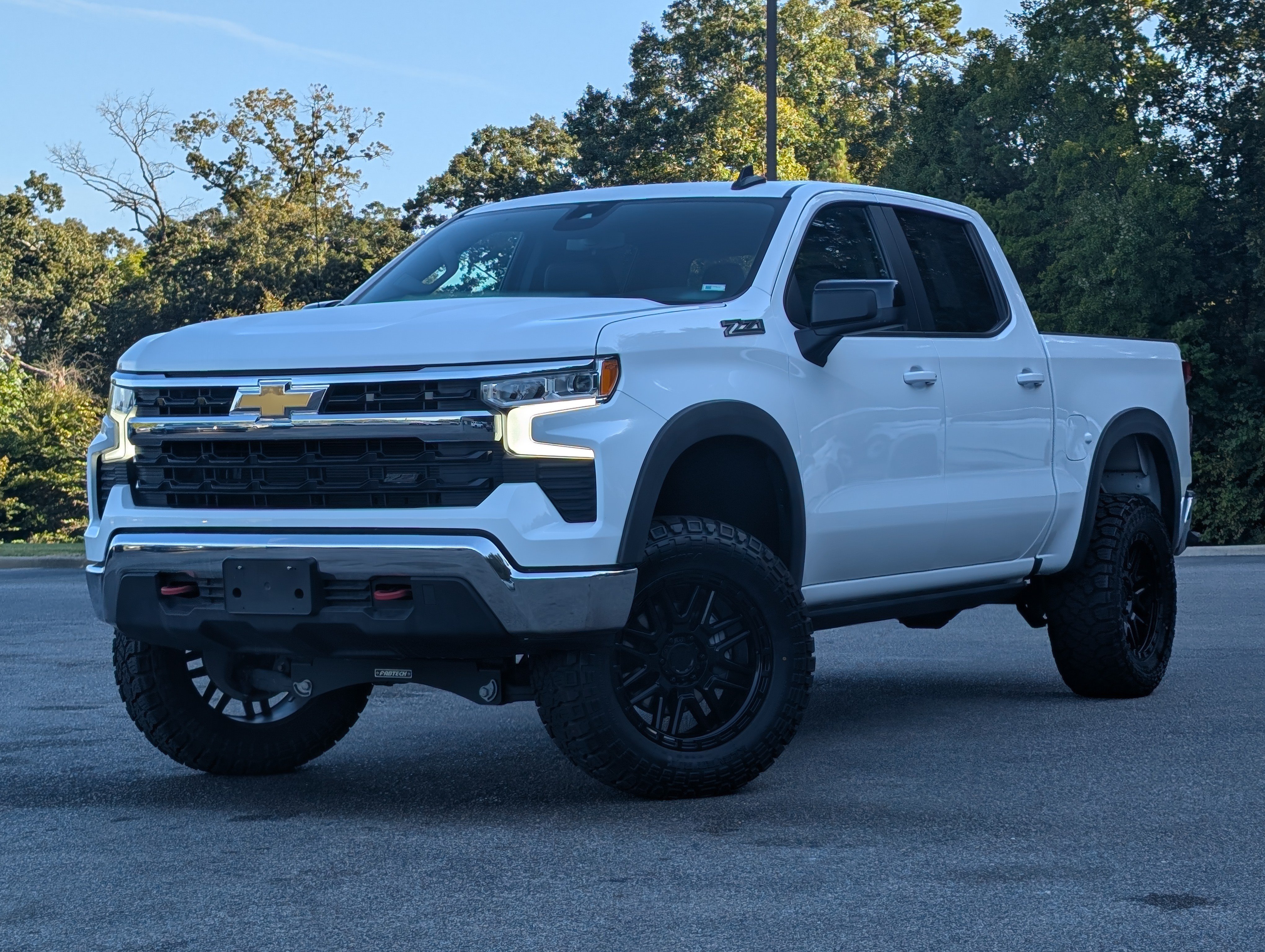 Used 2024 Chevrolet Silverado 1500 LT RWD image 4