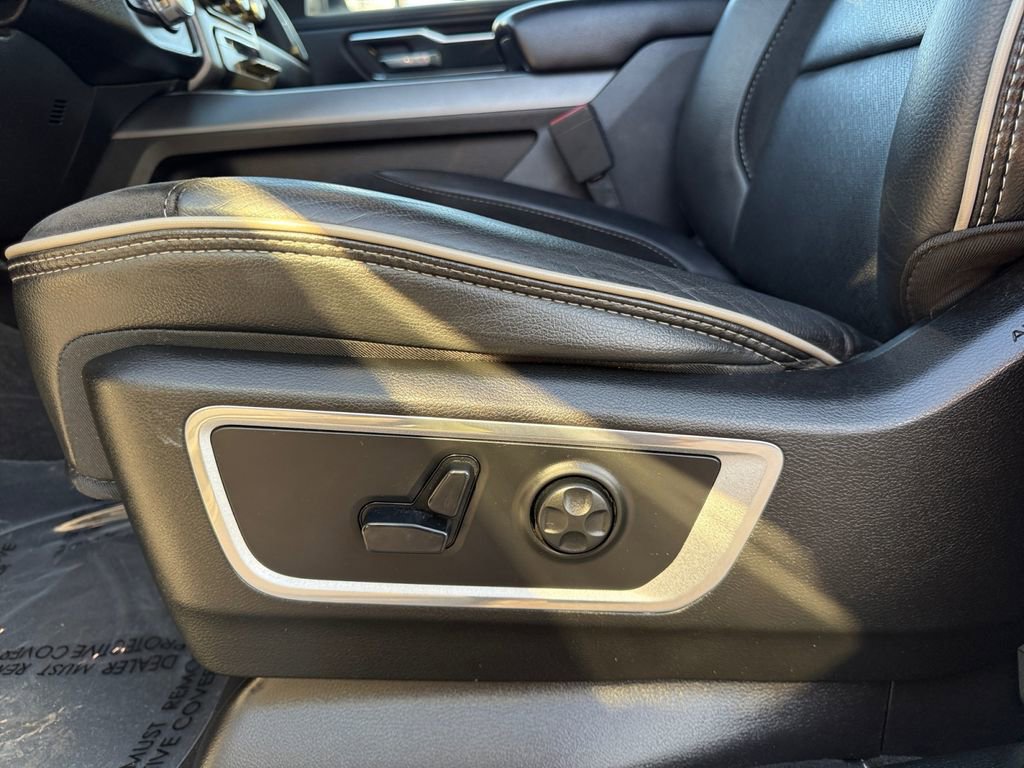 Used 2020 RAM 1500 Laramie w/ Sport Appearance Package AWD/4WD image 10