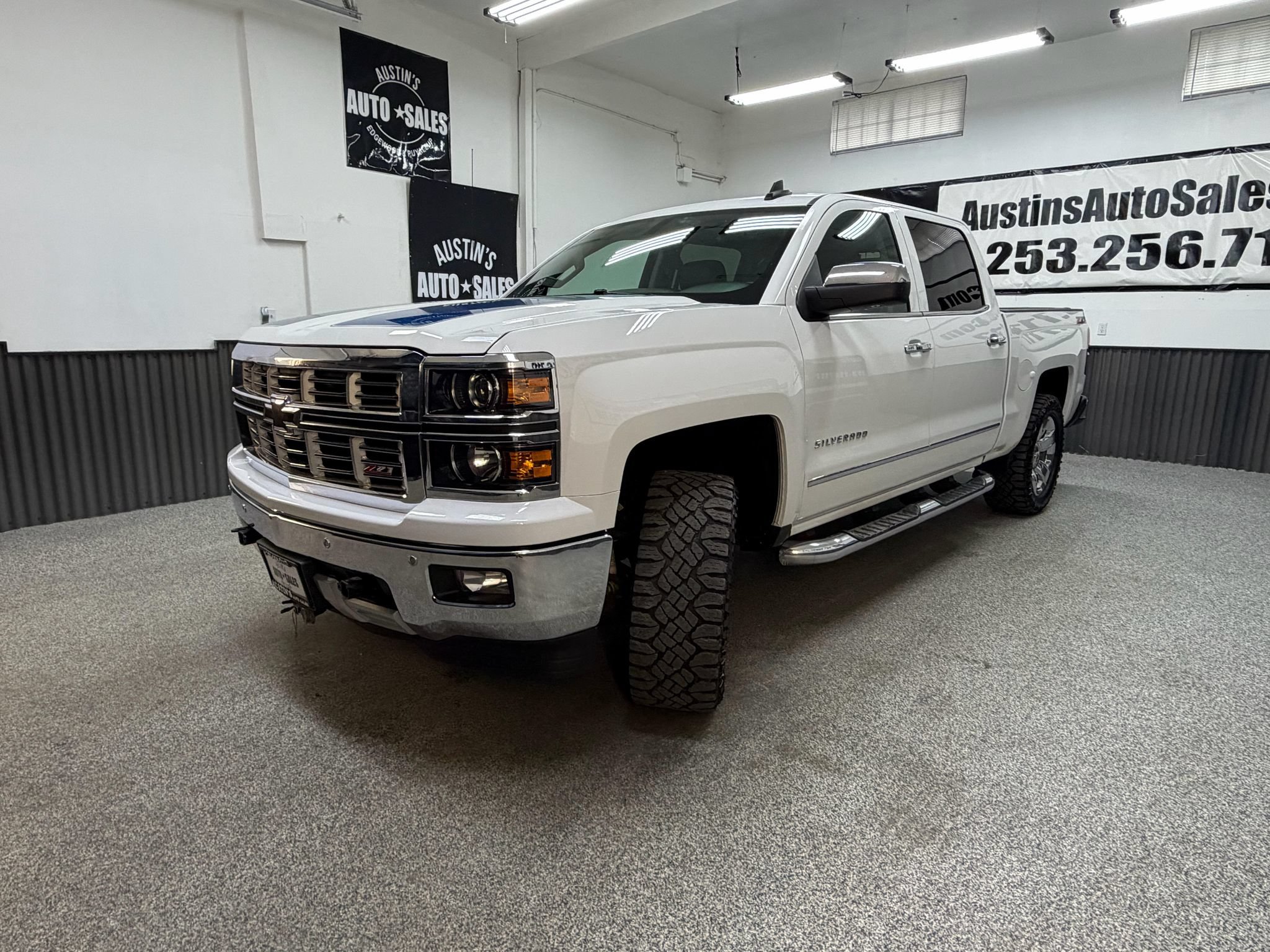Used 2015 Chevrolet Silverado 1500 LTZ Z71 w/ LTZ Plus Package AWD/4WD image 6