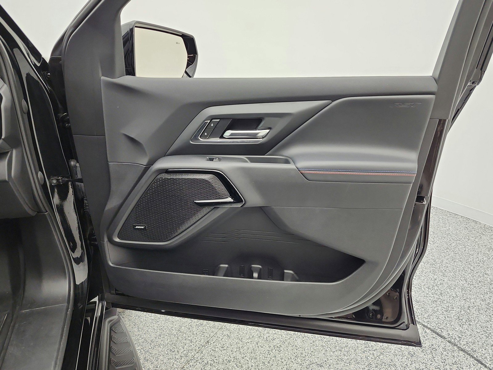 Used 2025 Chevrolet Silverado EV RST image 20