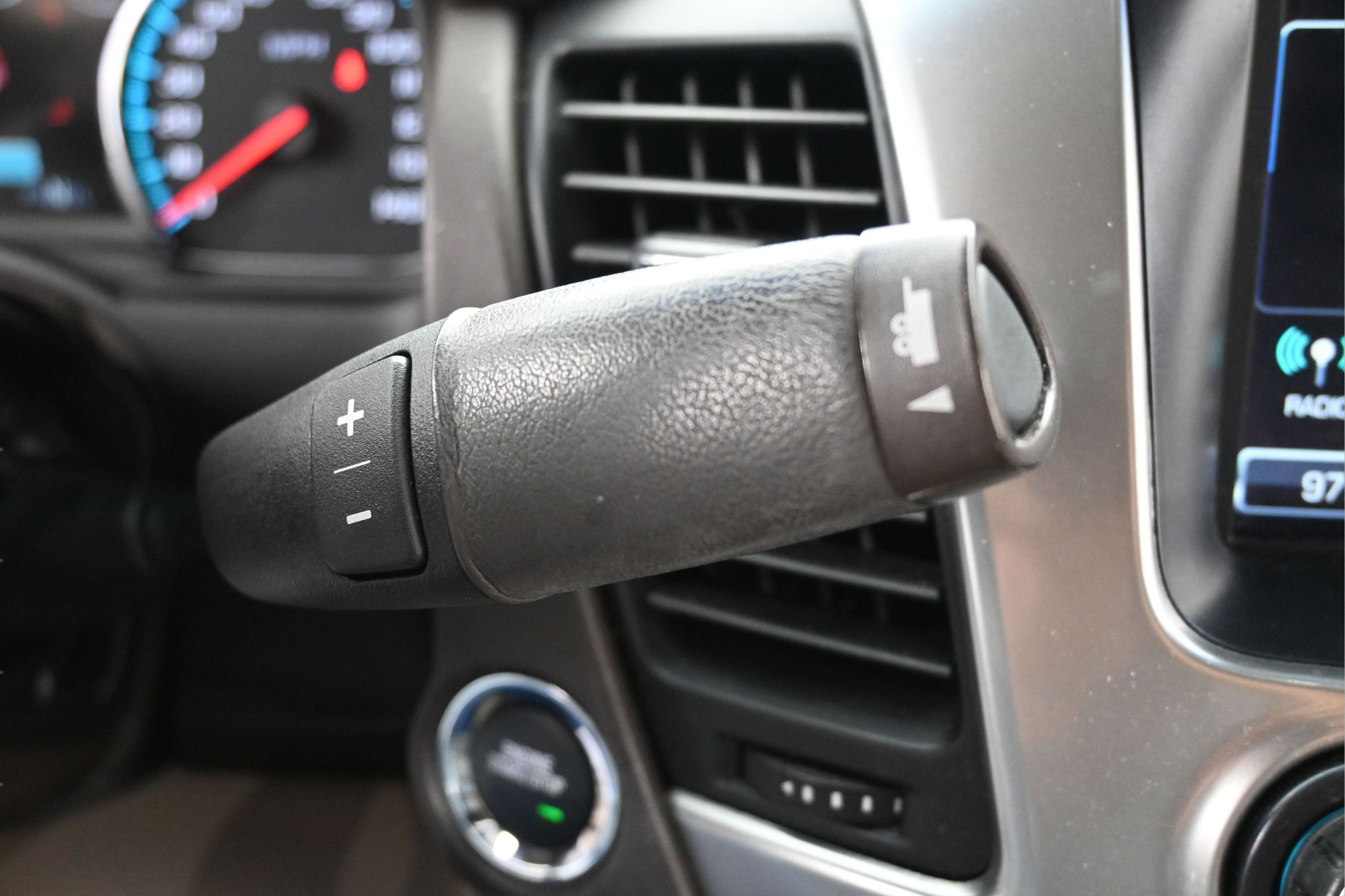 Used 2020 Chevrolet Tahoe Premier RWD image 18