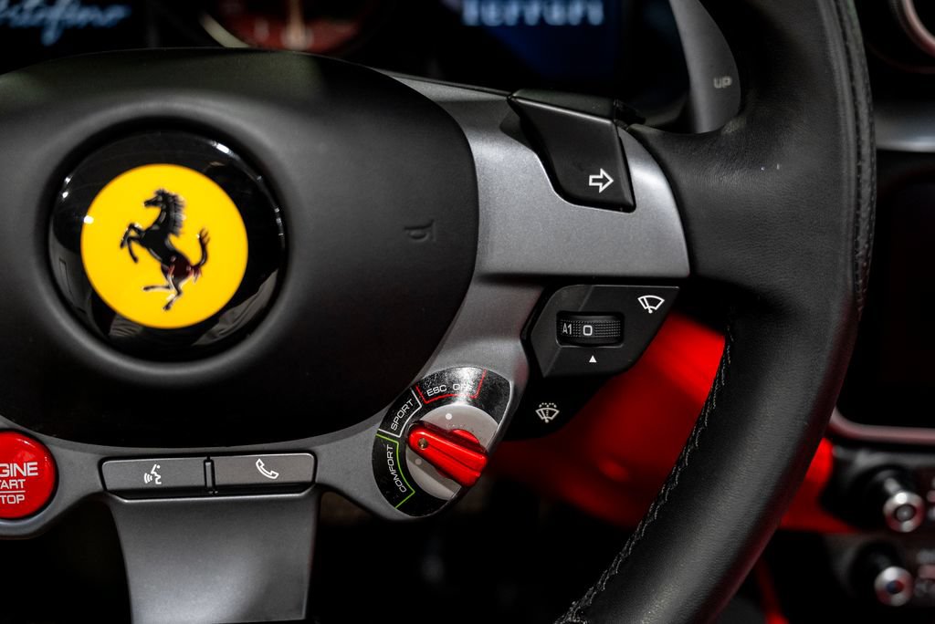 Used 2020 Ferrari Portofino RWD image 46