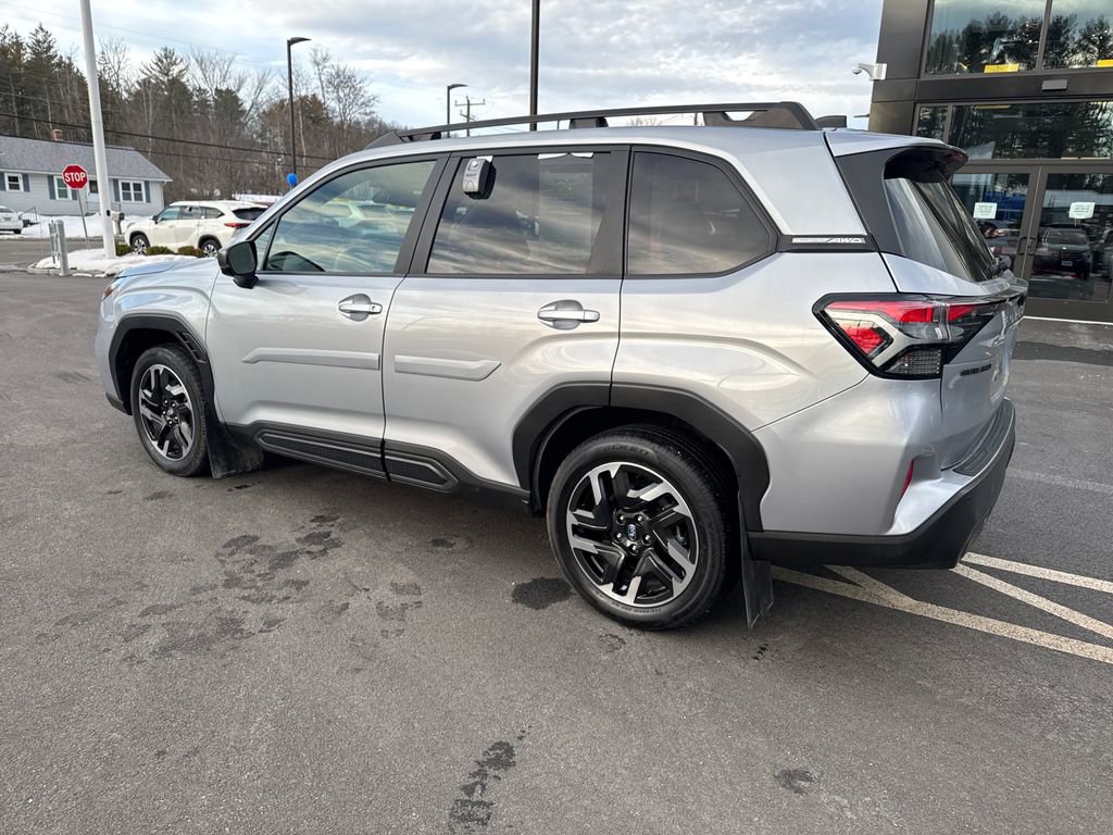 Used 2025 Subaru Forester Limited image 3