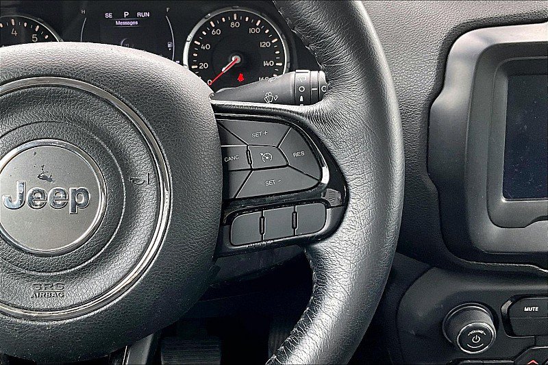 Used 2019 Jeep Renegade Altitude w/ Quick Order Package 2XM FWD image 17
