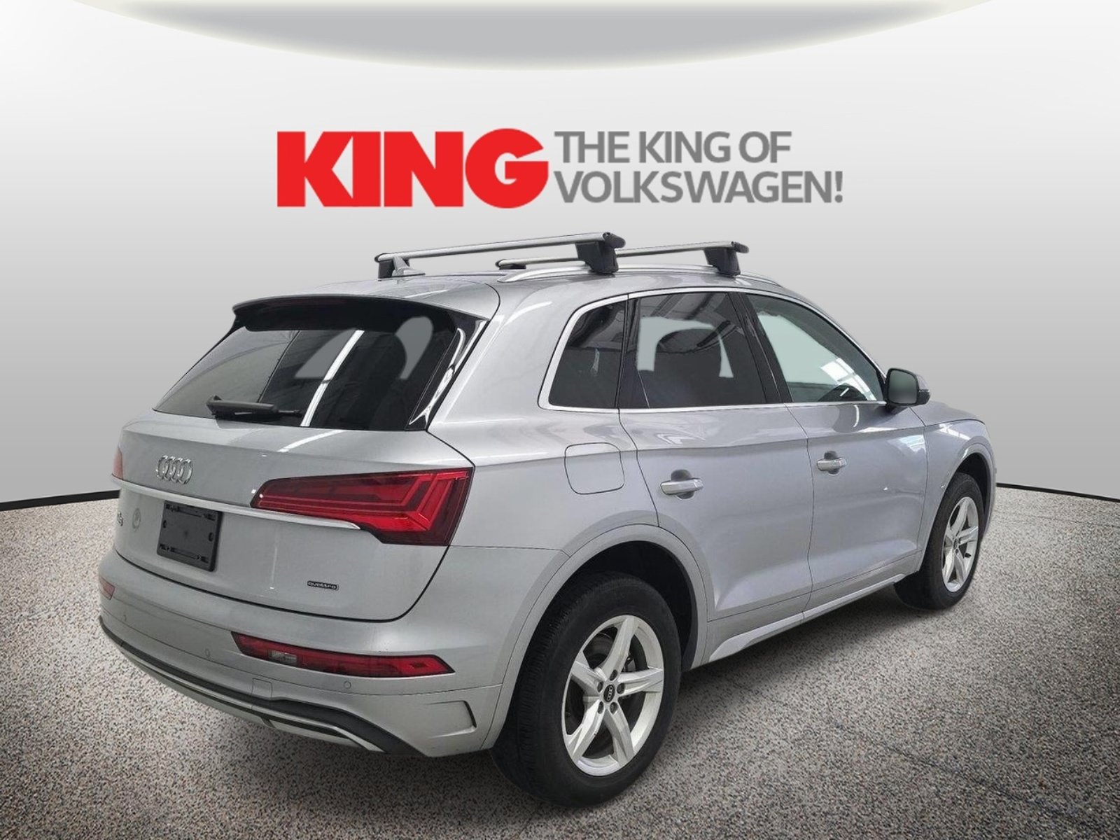 Used 2023 Audi Q5 2.0T Premium w/ Convenience Package AWD/4WD image 3
