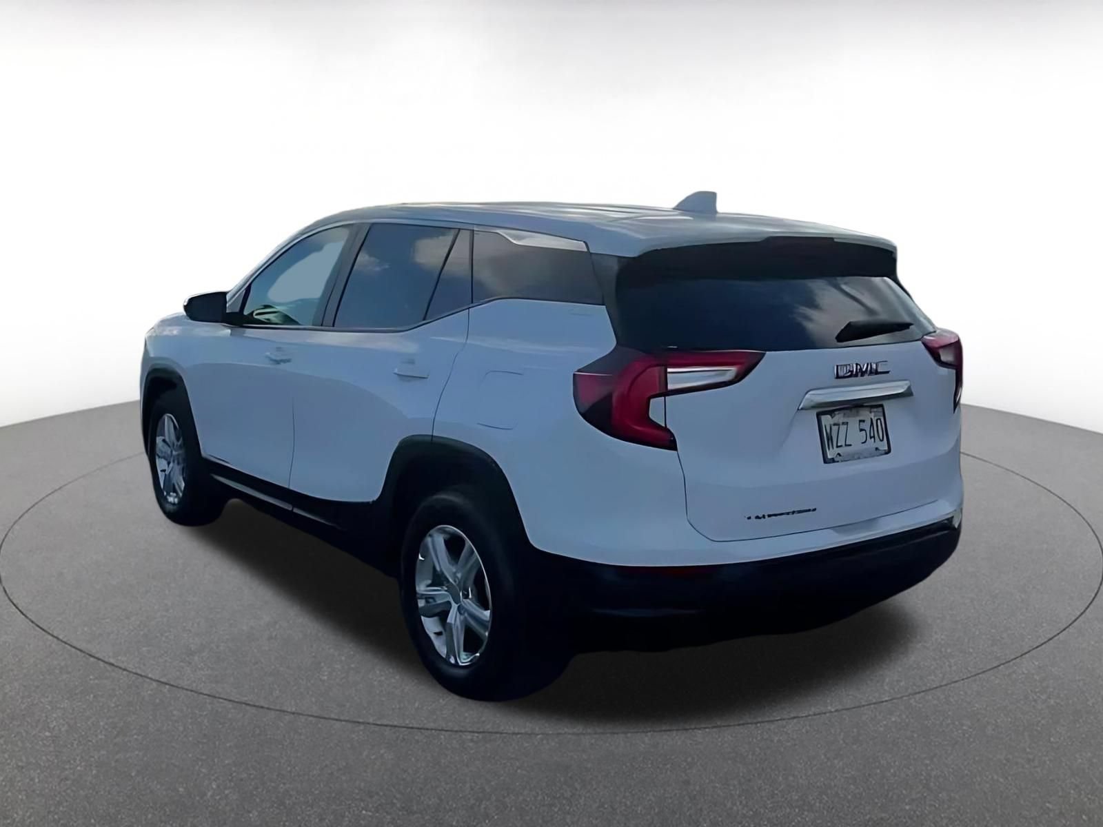 Used 2024 GMC Terrain SLE FWD image 10