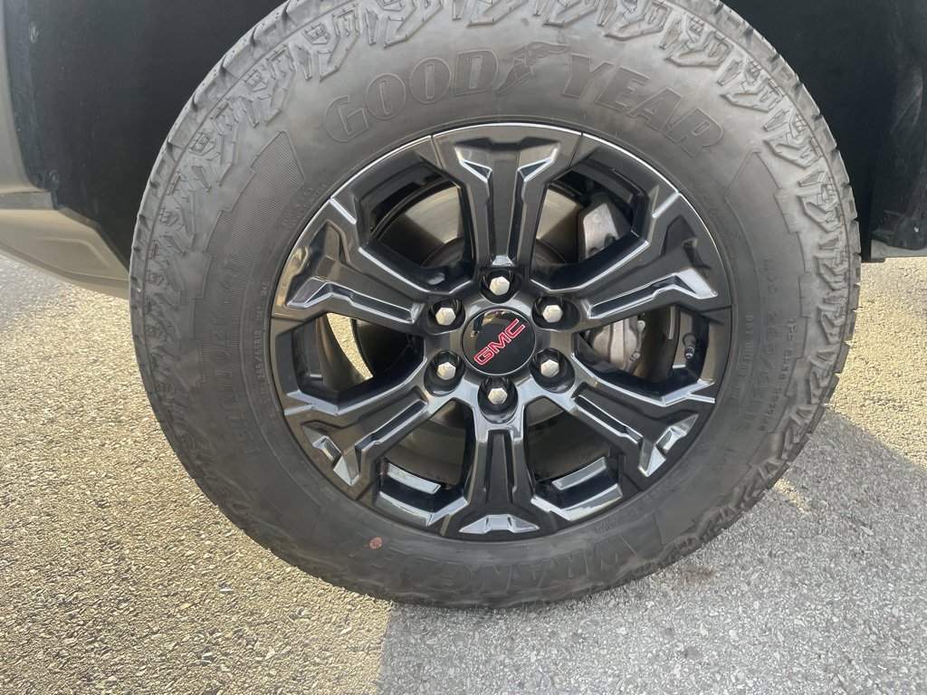 Used 2024 GMC Canyon Elevation w/ Elevation Premium Package image 33