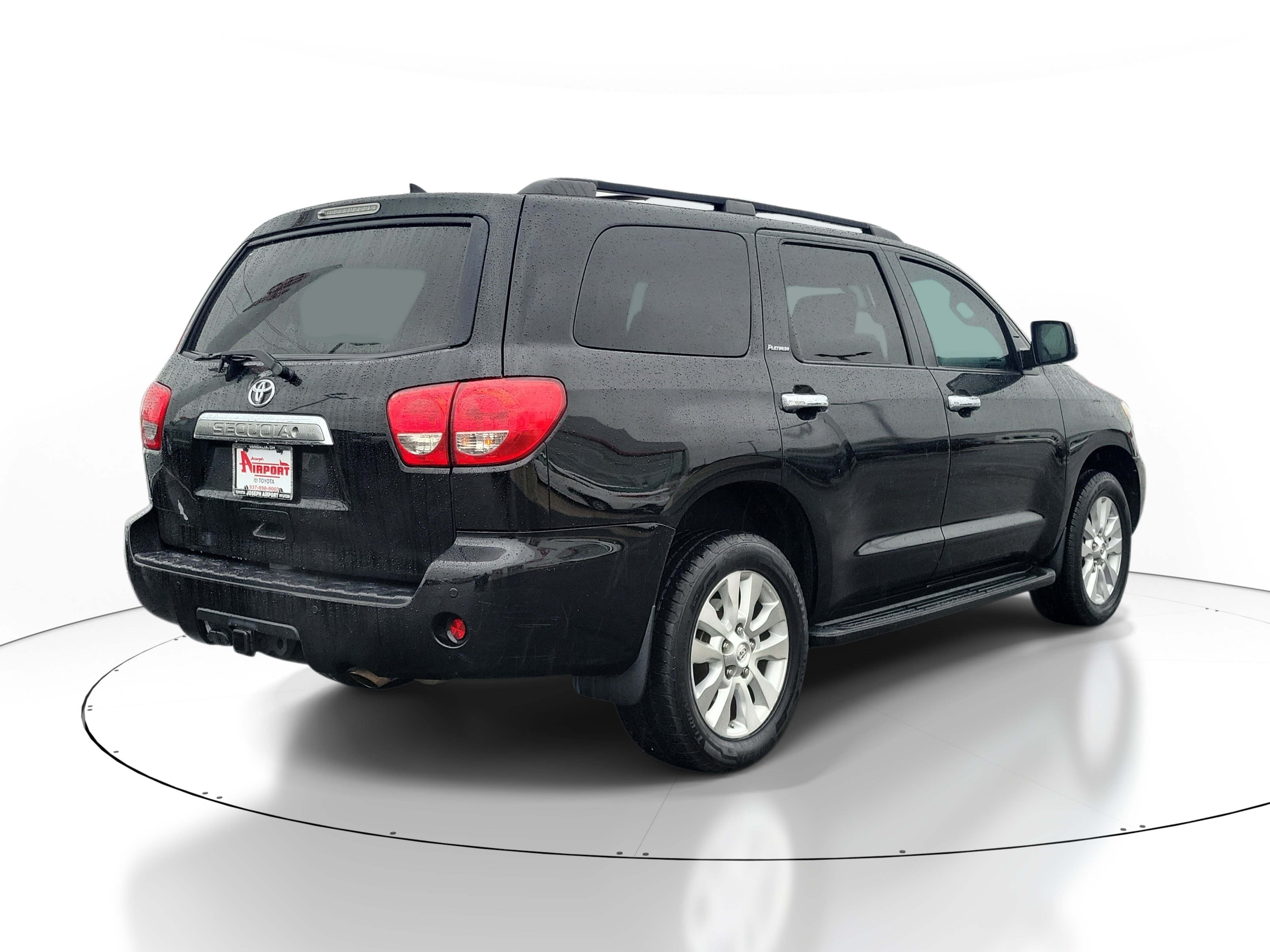 Used 2017 Toyota Sequoia Platinum AWD/4WD image 4