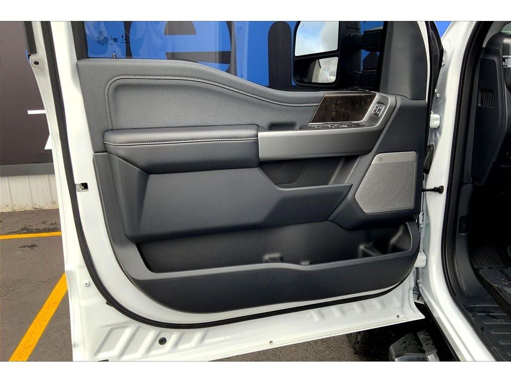 Used 2025 Ford F350 Lariat AWD/4WD image 24