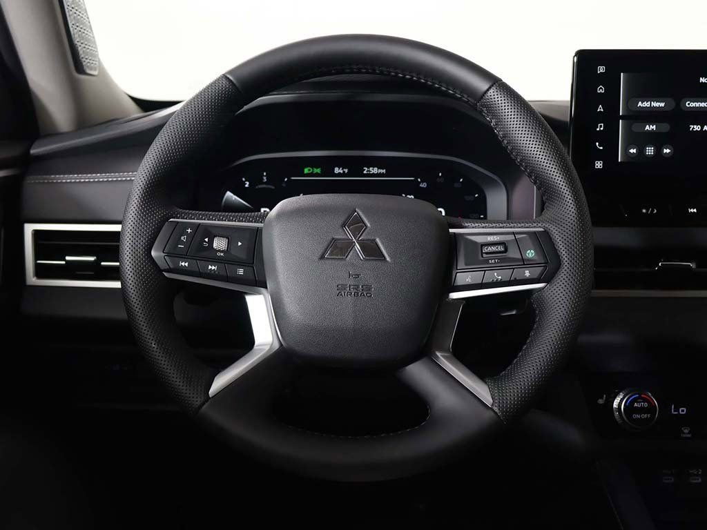 New 2025 Mitsubishi Outlander SE FWD image 42