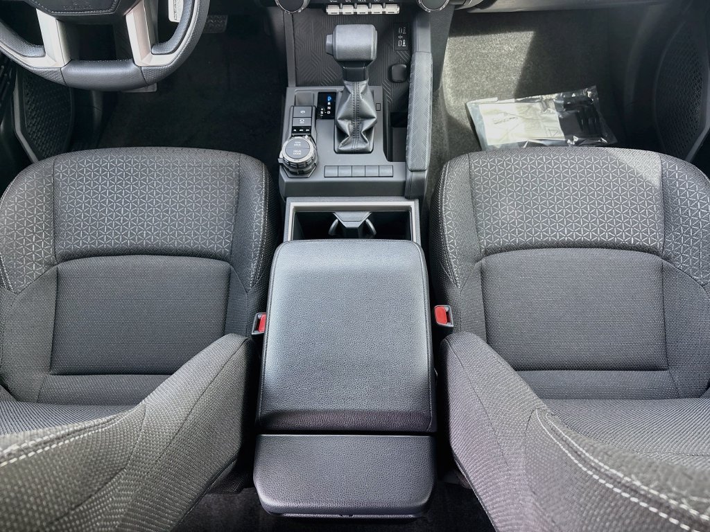 New 2026 Toyota 4Runner SR5 AWD/4WD image 16