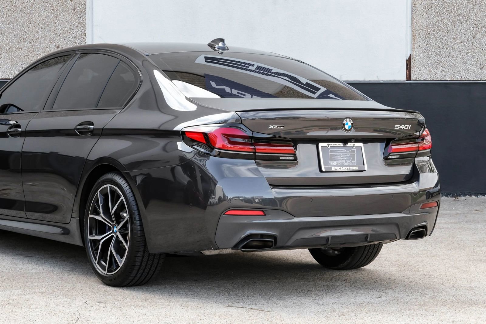 Used 2023 BMW 540i xDrive w/ Executive Package image 18