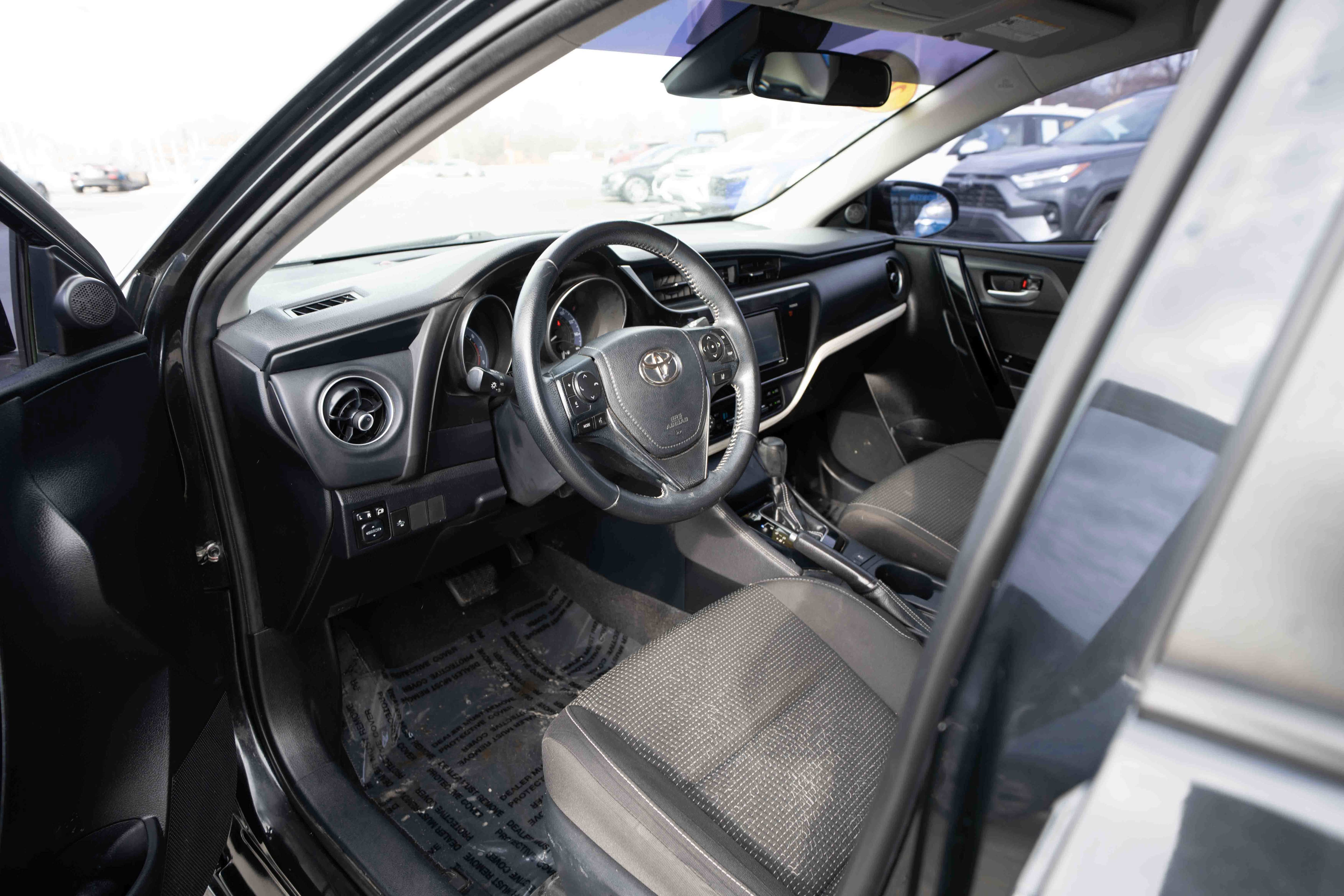 Used 2018 Toyota Corolla iM image 8