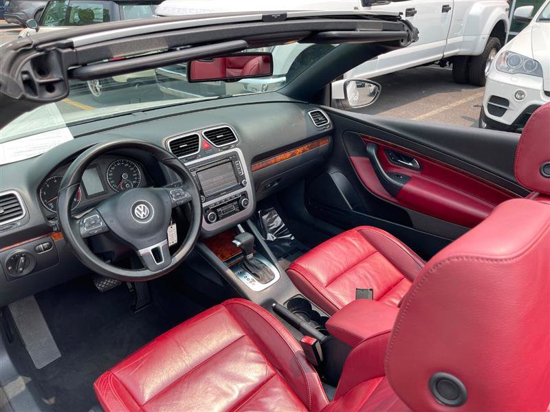 Used 2011 Volkswagen Eos Lux FWD image 30