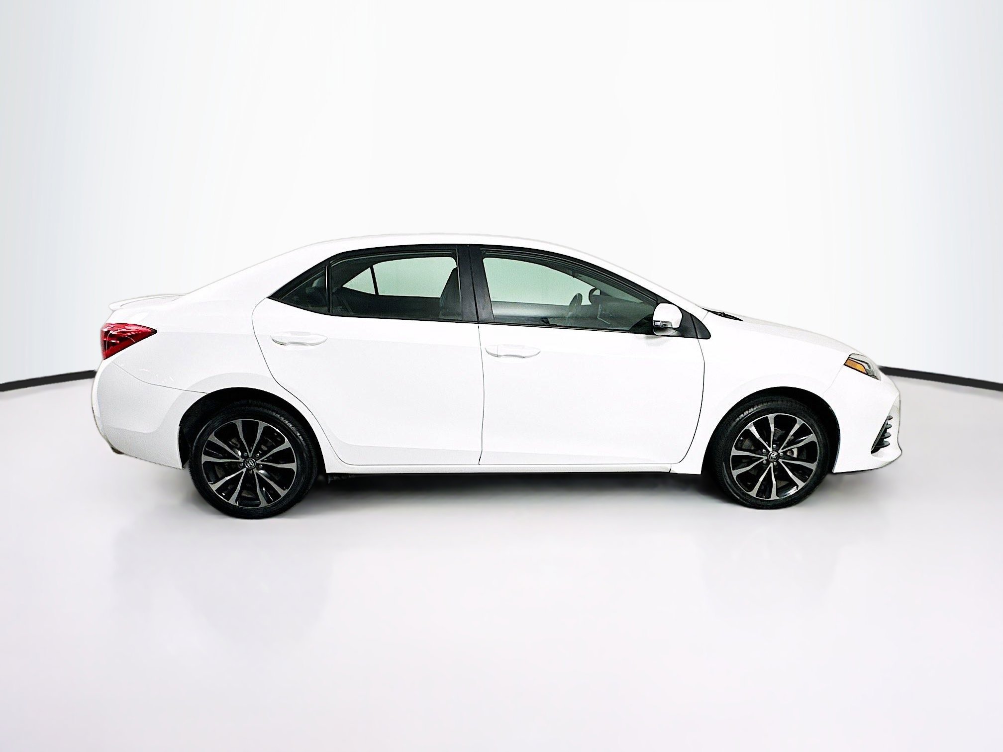 Used 2019 Toyota Corolla SE FWD image 10