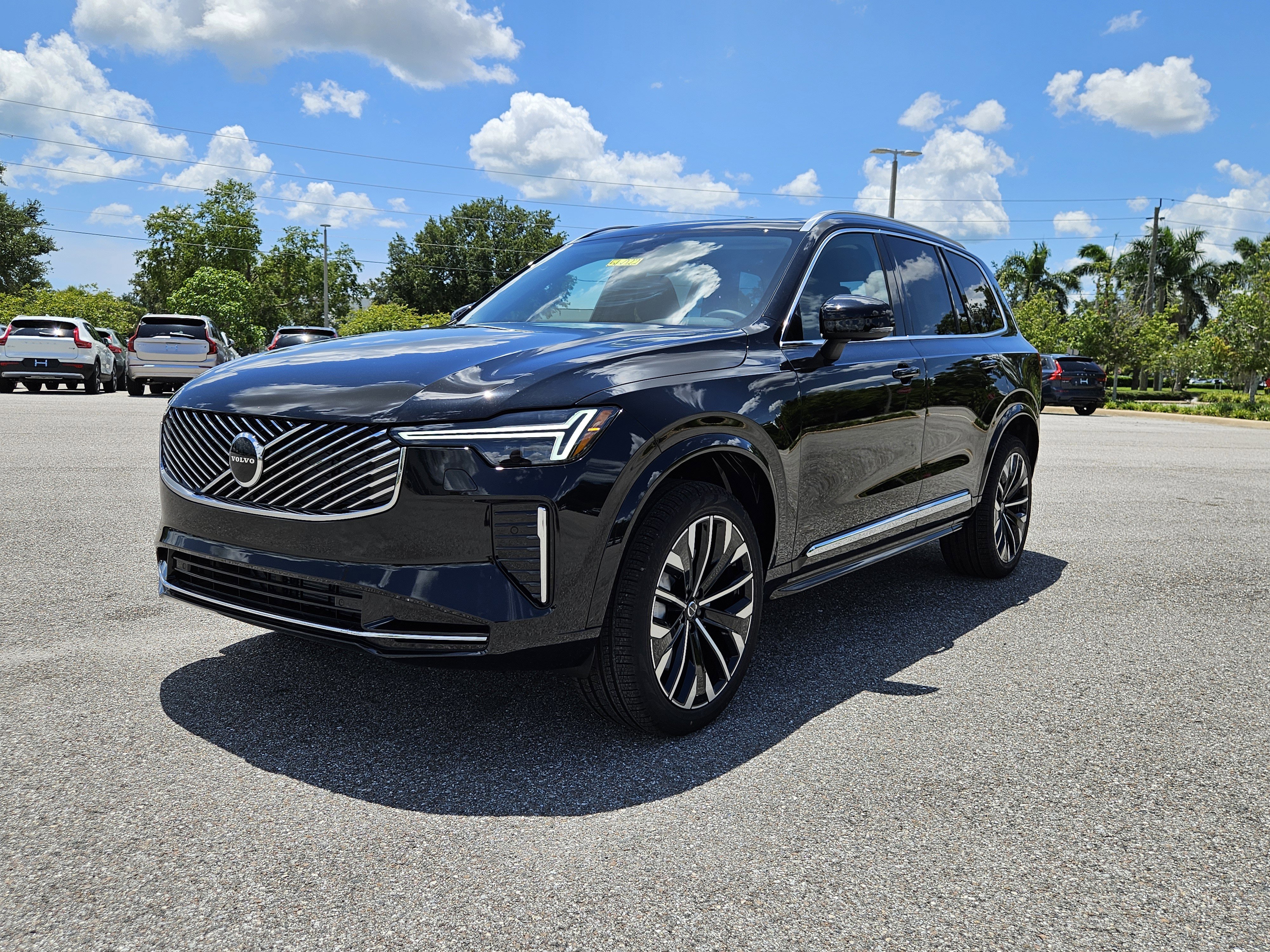 New 2026 Volvo XC90 B5 Core w/ Protection Package image 3