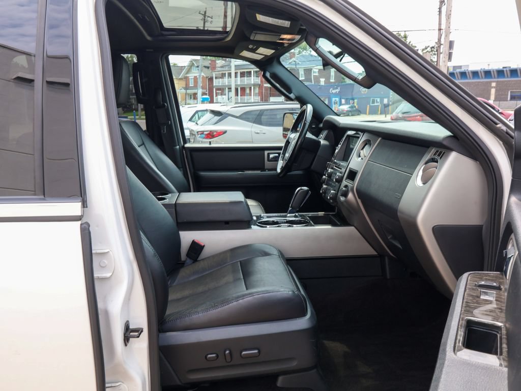 Used 2016 Ford Expedition Limited w/ Equipment Group 301A AWD/4WD image 34