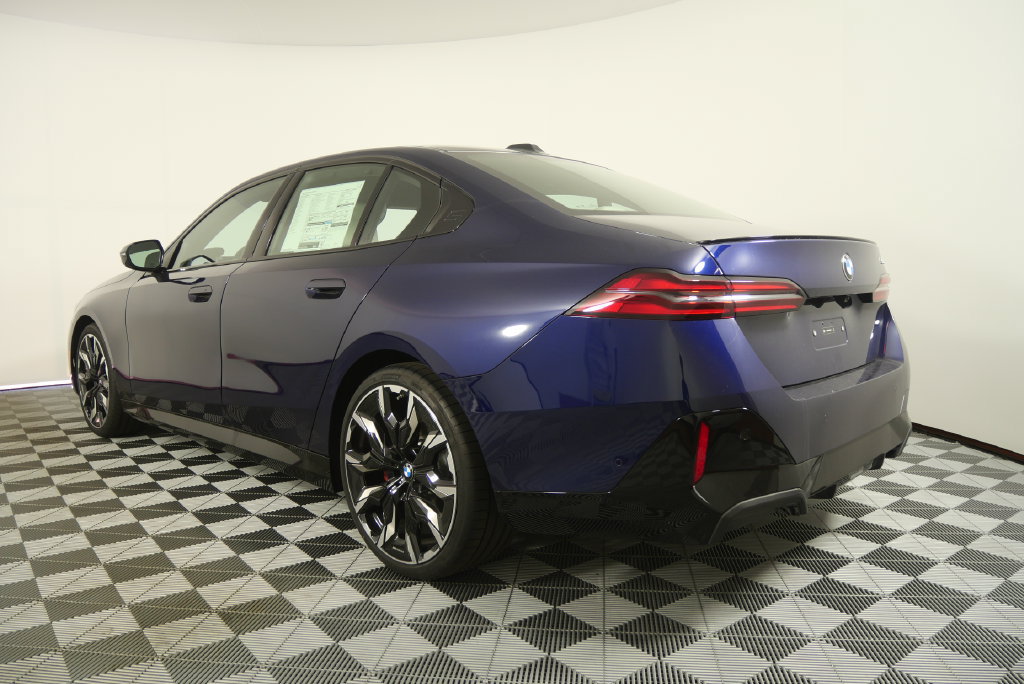 Used 2026 BMW 530i w/ Executive Package RWD image 3