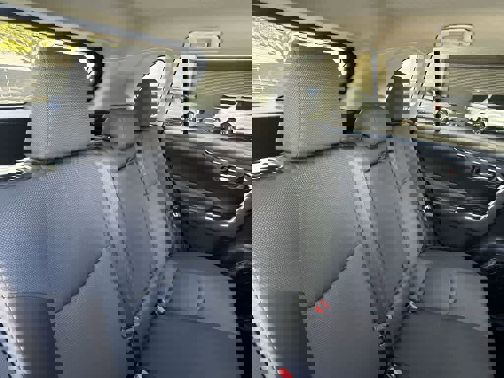 Used 2025 Toyota RAV4 XLE image 25