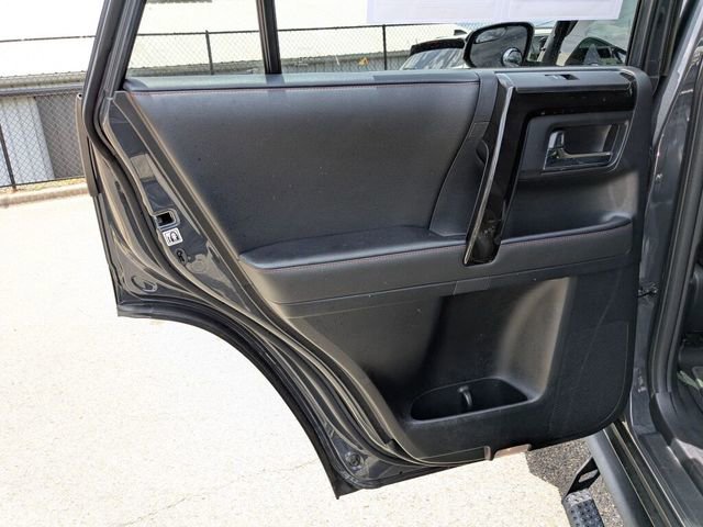 Used 2024 Toyota 4Runner TRD Off-Road Premium w/ Moonroof Package AWD/4WD image 37