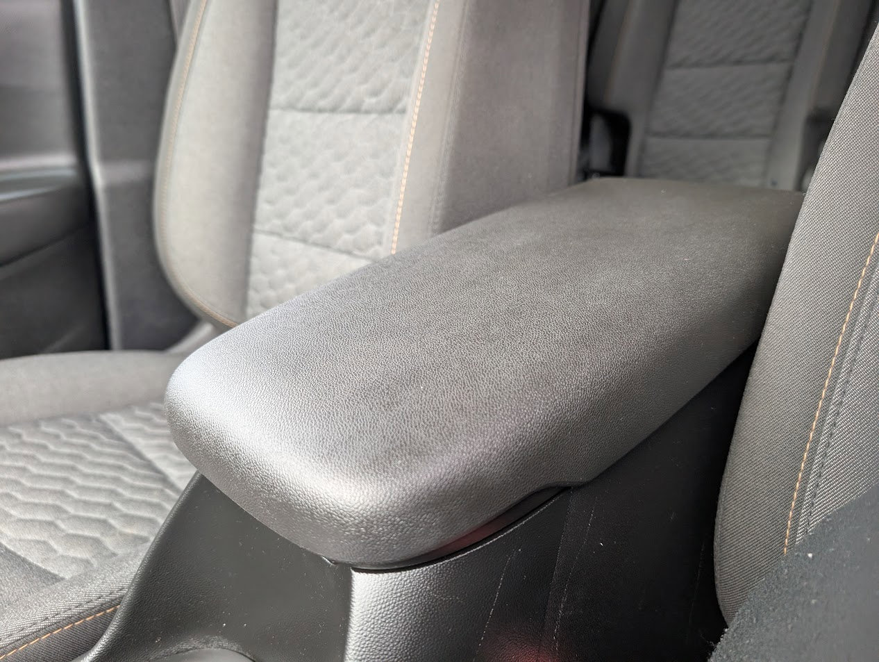 Used 2018 Chevrolet Equinox LT image 28