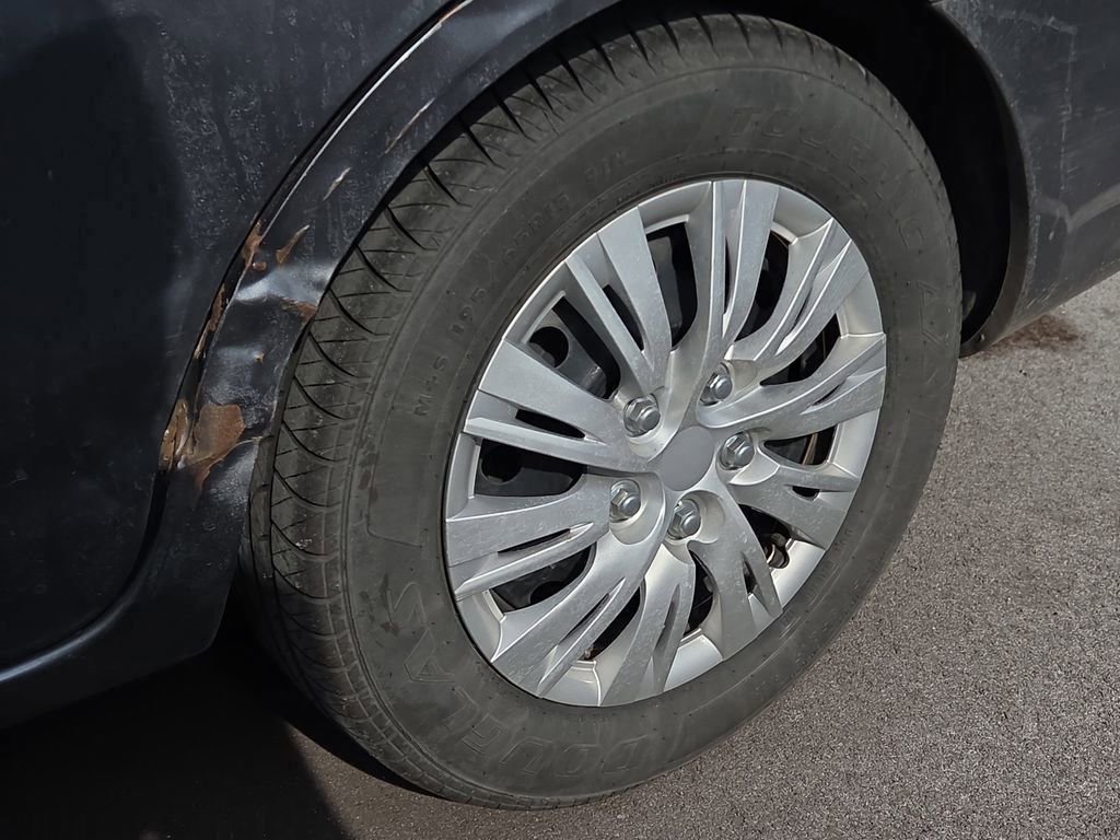 Used 2019 Nissan Versa SV image 10