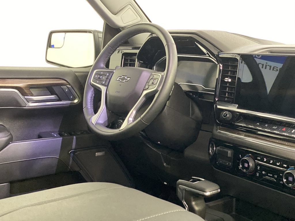 Used 2025 Chevrolet Silverado 1500 LT Trail Boss w/ Convenience Package II AWD/4WD image 14