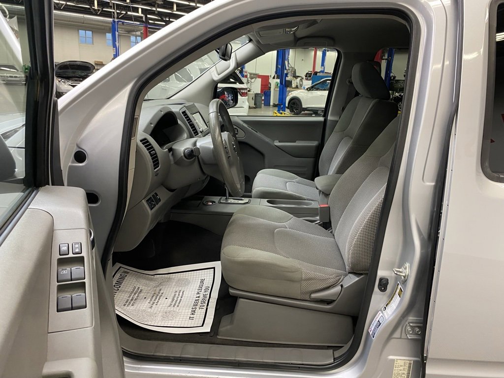 Used 2020 Nissan Frontier SV image 25