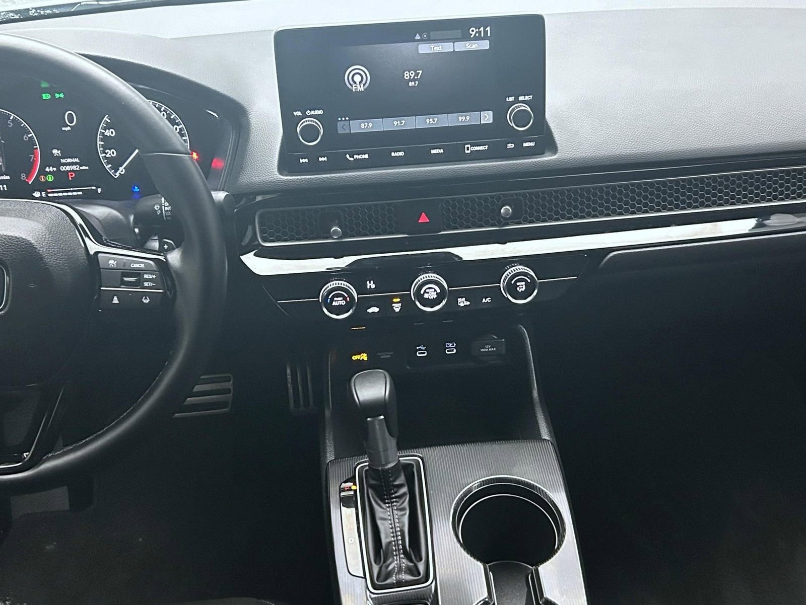 Used 2025 Honda Civic Sport image 13