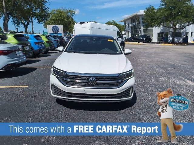 Used 2024 Volkswagen Jetta SEL FWD image 2