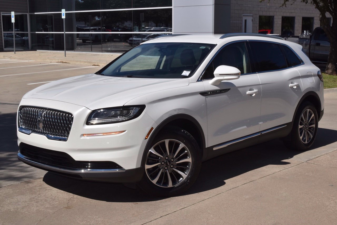 Used 2022 Lincoln Nautilus FWD w/ Premium Package image 39