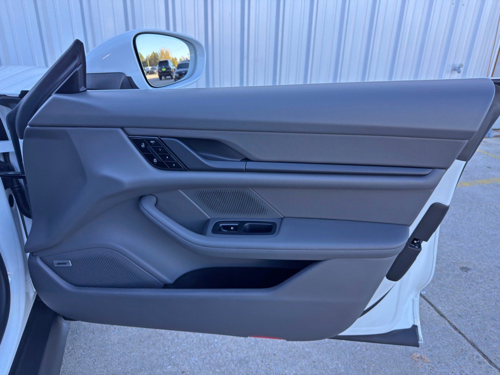 Used 2020 Porsche Taycan 4S image 46