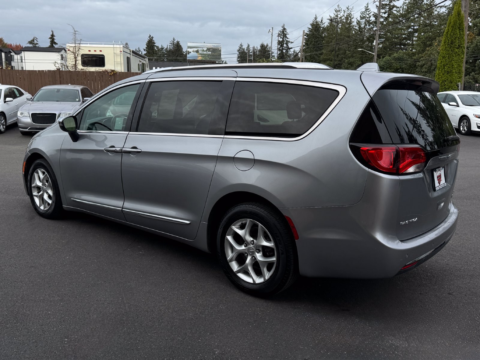 Used 2020 Chrysler Pacifica Limited FWD image 5
