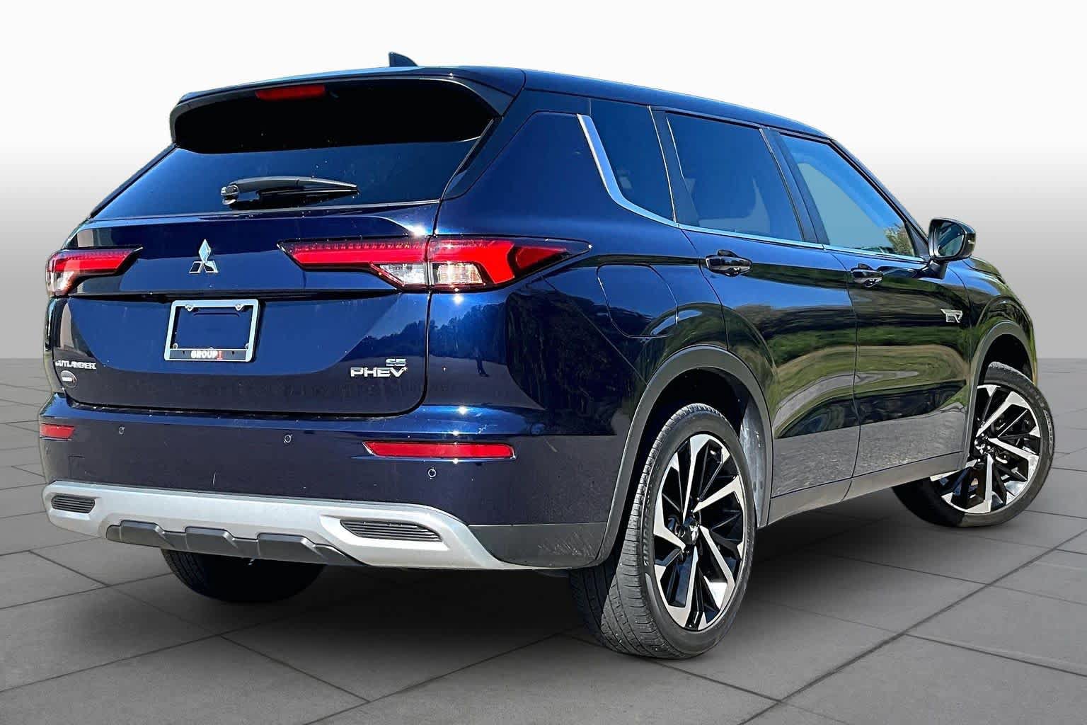 Used 2025 Mitsubishi Outlander SE AWD/4WD image 13
