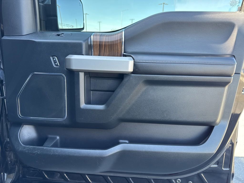 Used 2016 Ford F150 Lariat w/ Equipment Group 502A Luxury AWD/4WD image 39