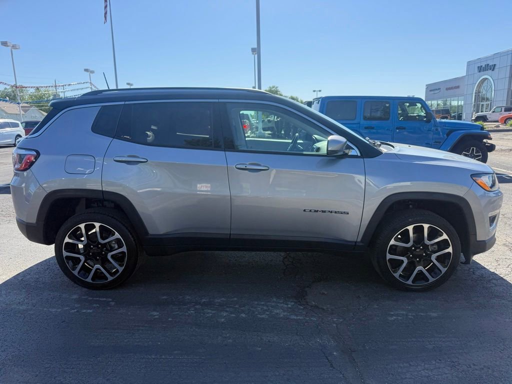 Certified 2018 Jeep Compass Limited w/ Navigation Group AWD/4WD image 2