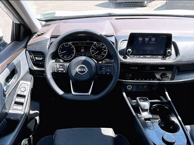 Used 2023 Nissan Rogue SV AWD/4WD image 17