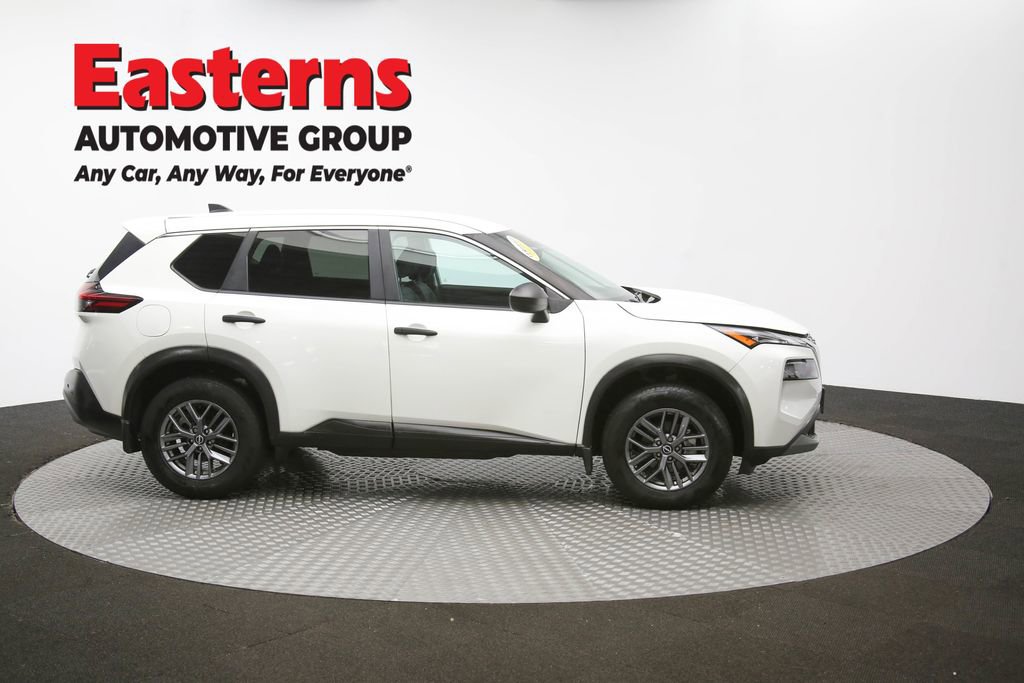 Used 2022 Nissan Rogue S image 45