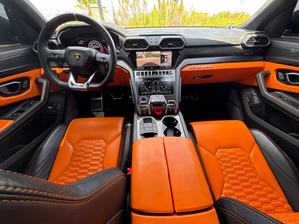 Used 2021 Lamborghini Urus AWD/4WD image 30