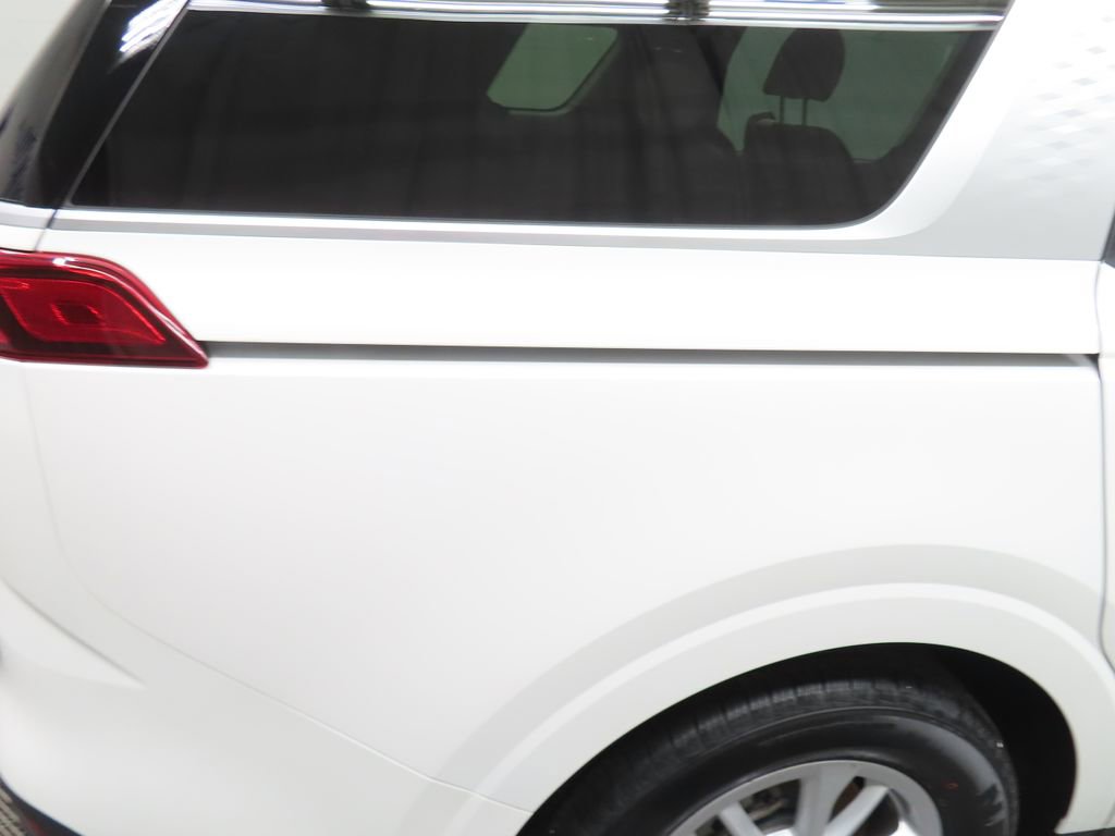 Used 2022 Kia Carnival LX FWD image 30