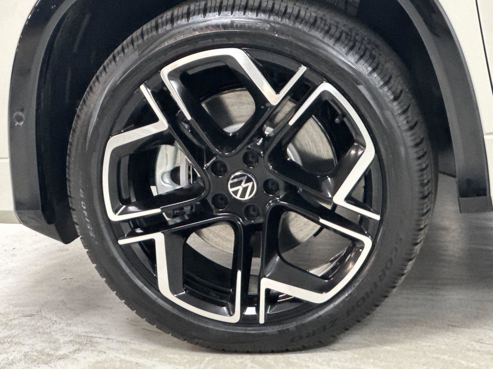 New 2026 Volkswagen Tiguan SEL R-Line AWD/4WD image 25