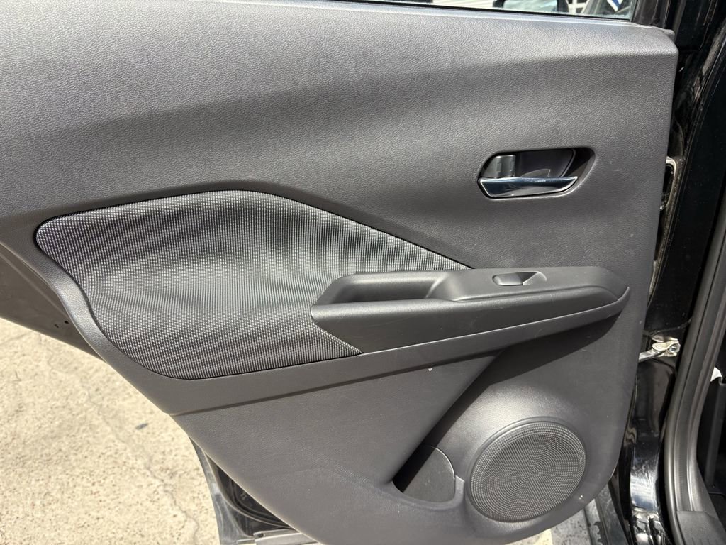 Used 2020 Nissan Kicks SV image 22