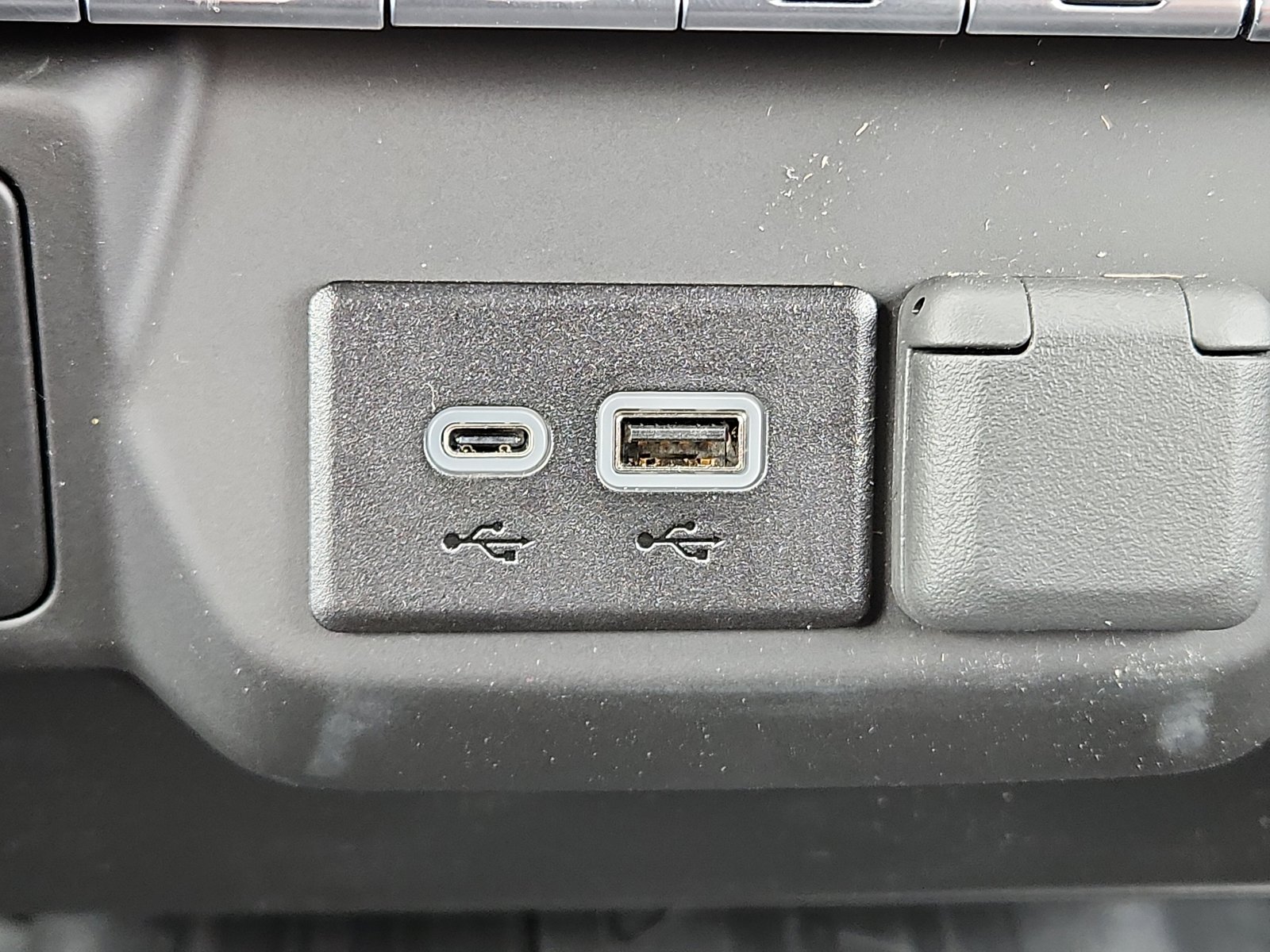 New 2026 GMC Sierra 1500 Pro w/ Graphite Edition image 17