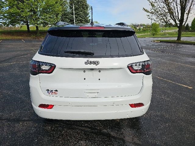 Used 2024 Jeep Compass Limited AWD/4WD image 5