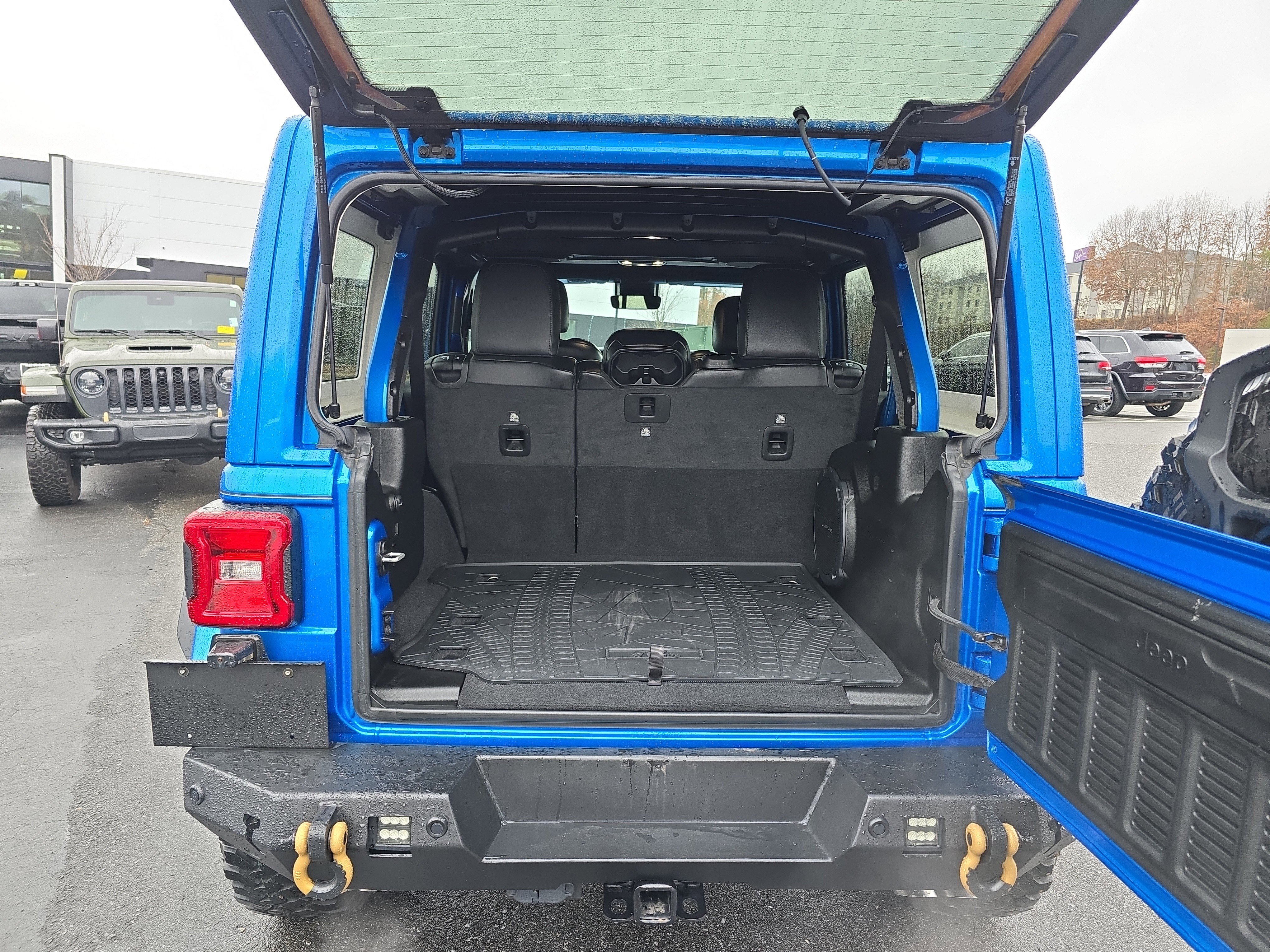 Used 2022 Jeep Wrangler Unlimited Rubicon w/ Trailer Tow Package image 5