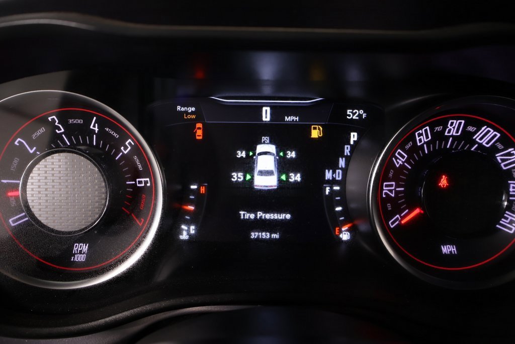 Used 2022 Dodge Challenger GT image 4