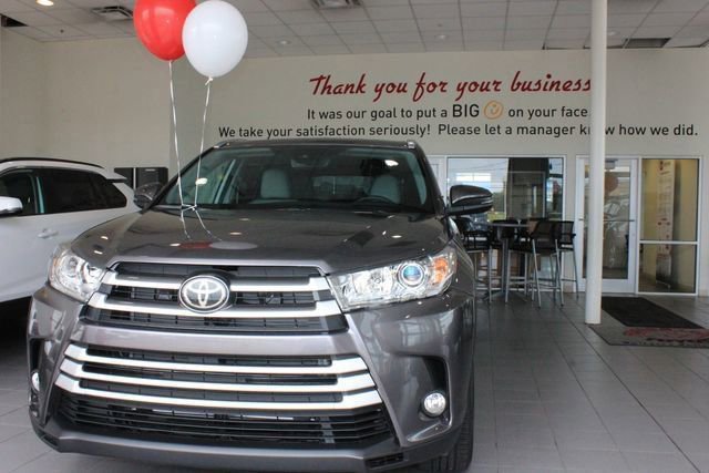 Used 2023 Toyota Camry SE image 29