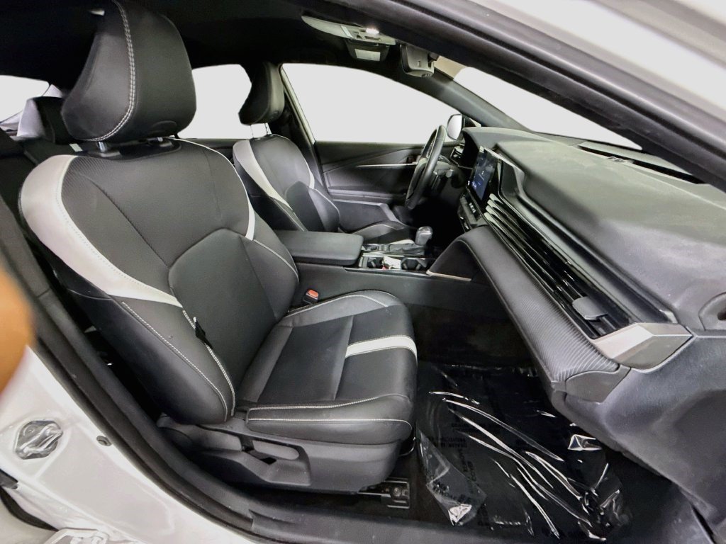 Used 2025 Toyota Camry SE w/ Convenience Package FWD image 28