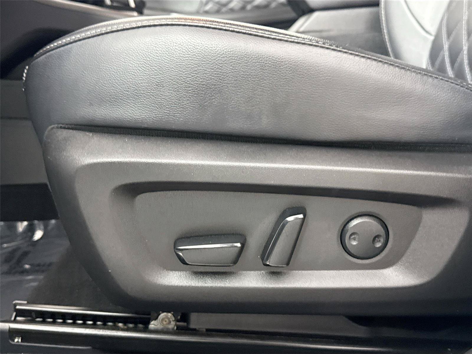 Used 2024 Mitsubishi Outlander SEL FWD image 29