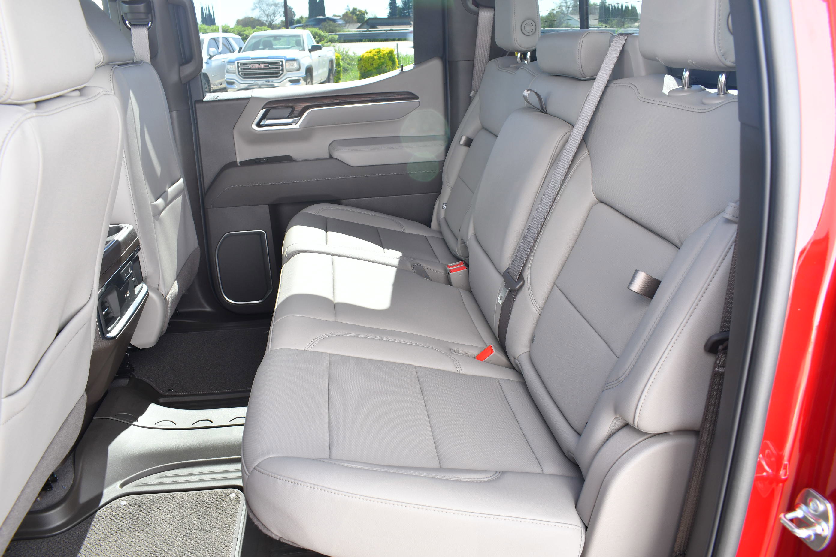 New 2026 GMC Sierra 1500 SLT w/ SLT Premium Plus Package image 29